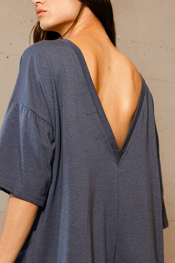 R5388 Crew Neckline V-back Oversized Solid Romper