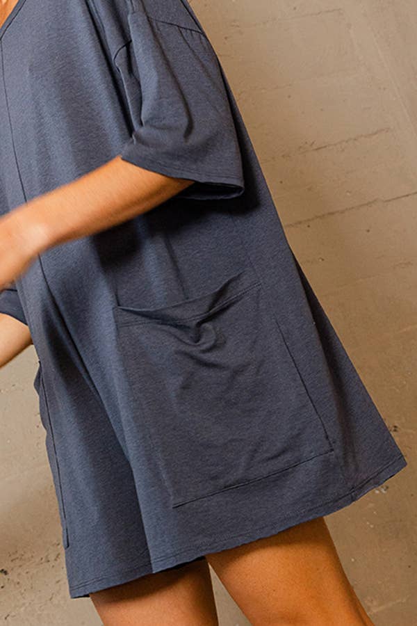 R5388 Crew Neckline V-back Oversized Solid Romper