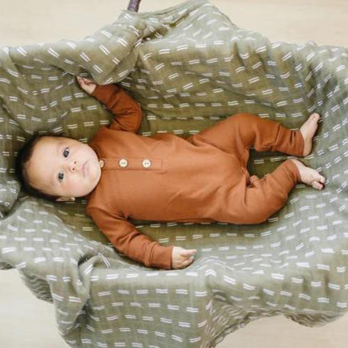 Olive Strokes Muslin Quilt