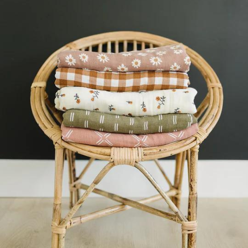 Olive Strokes Muslin Quilt