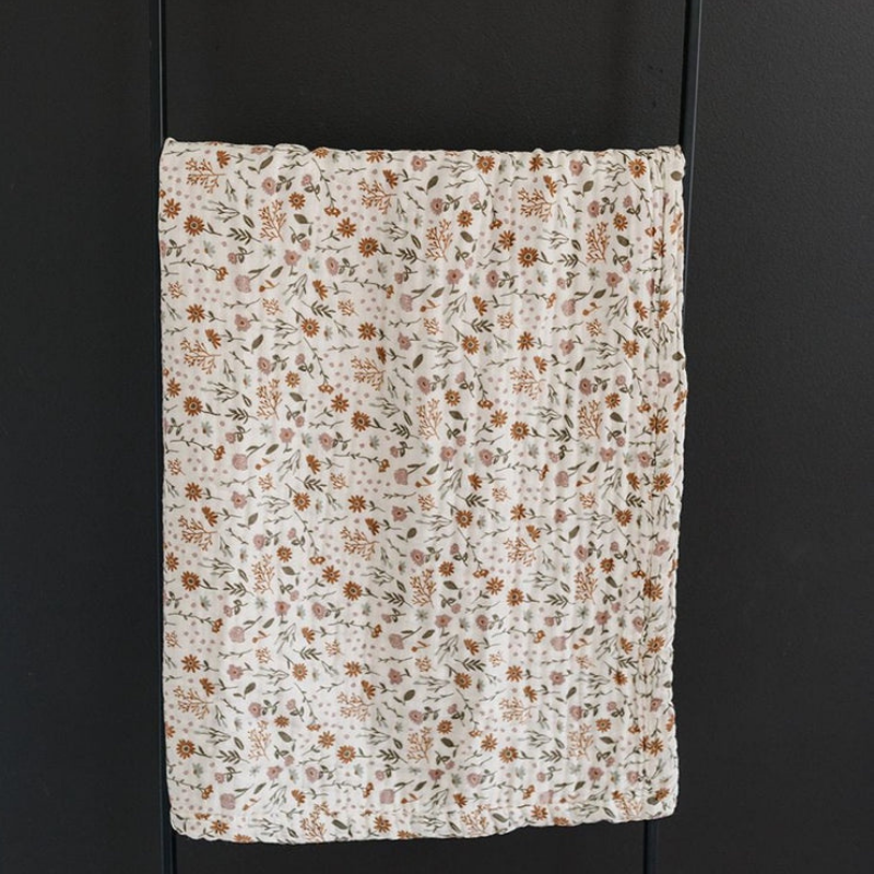 Meadow Floral Muslin Quilt