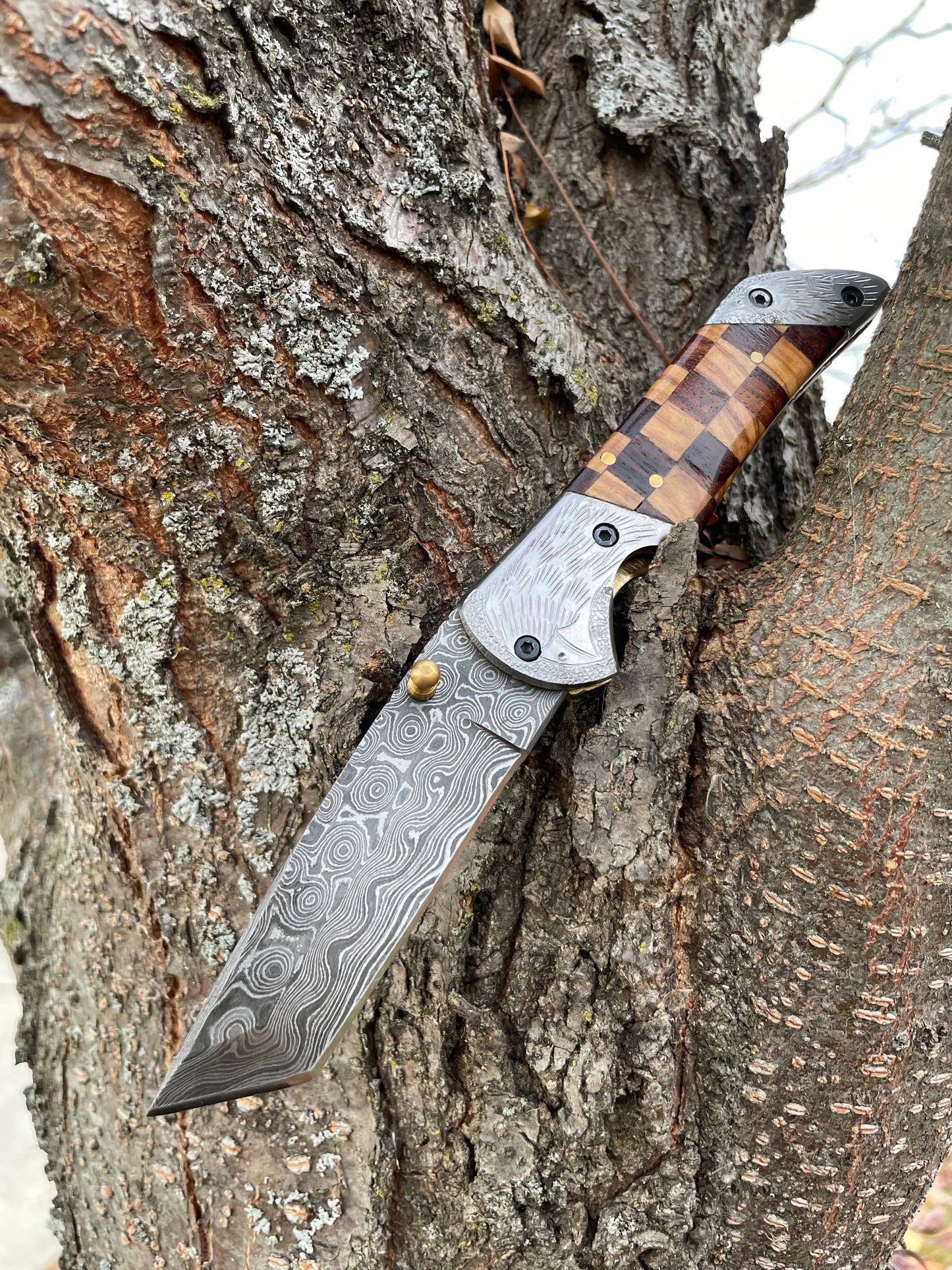 Damascus Steel Eagle Engraved Checkered Pocket Knife TK-041