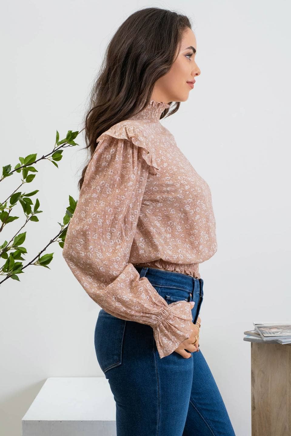 FLORAL SMOCKED TURTLENECK TOP: LIGHT MOCHA