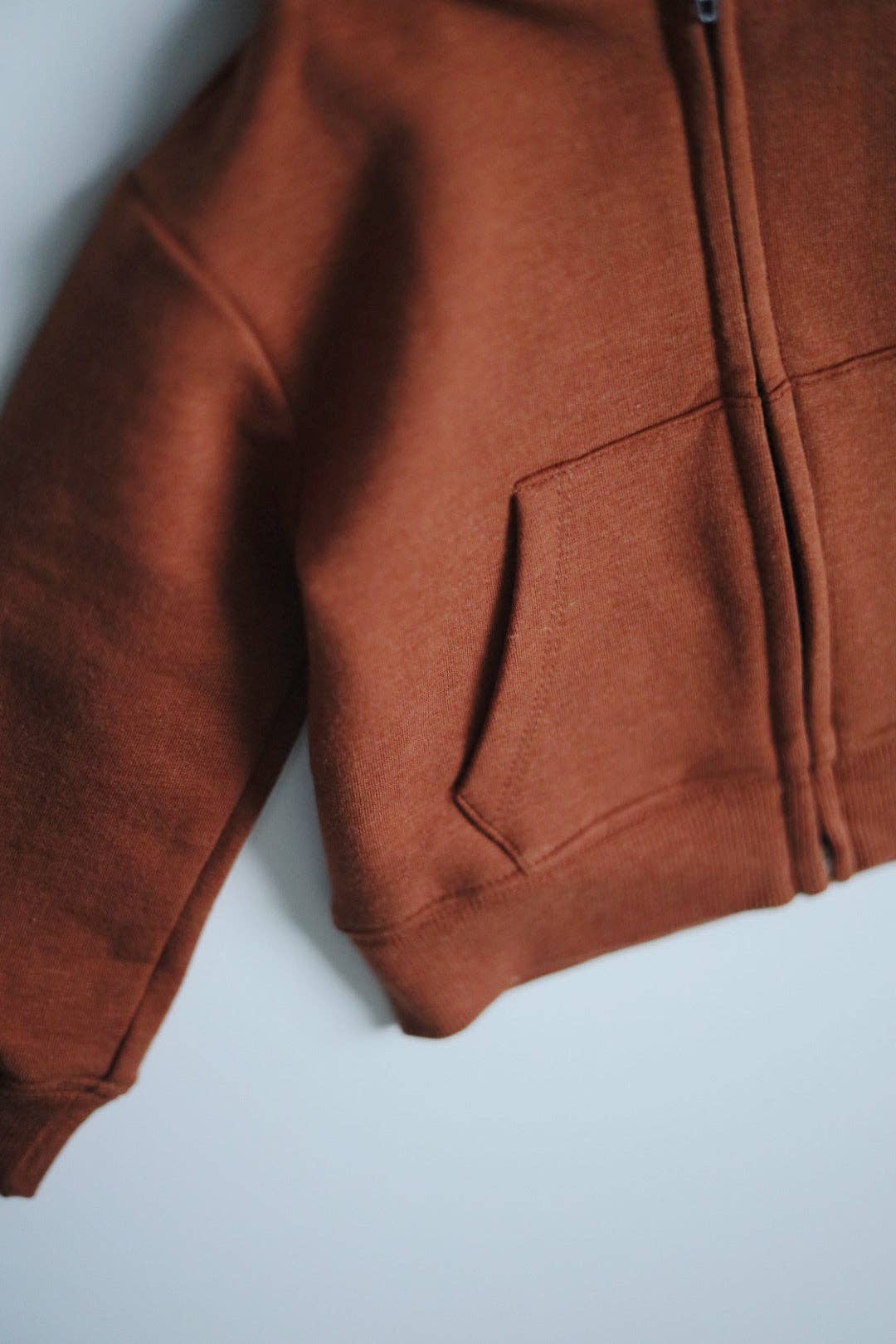 Organic cotton zip up hoodie / Rust